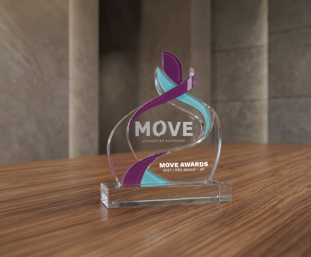 Troféu MOVE Awards de acrílico cristal sobre palco iluminado